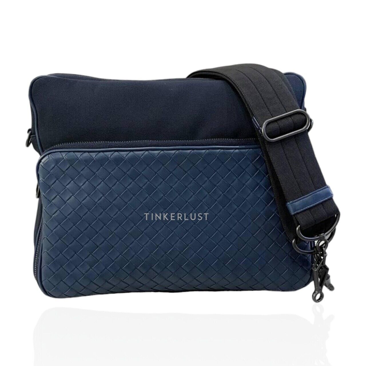 tas sling bag Bottega Veneta BV Men Messenger Navy Blue Intrecciato 2019 Sling Bag Tinkerlust